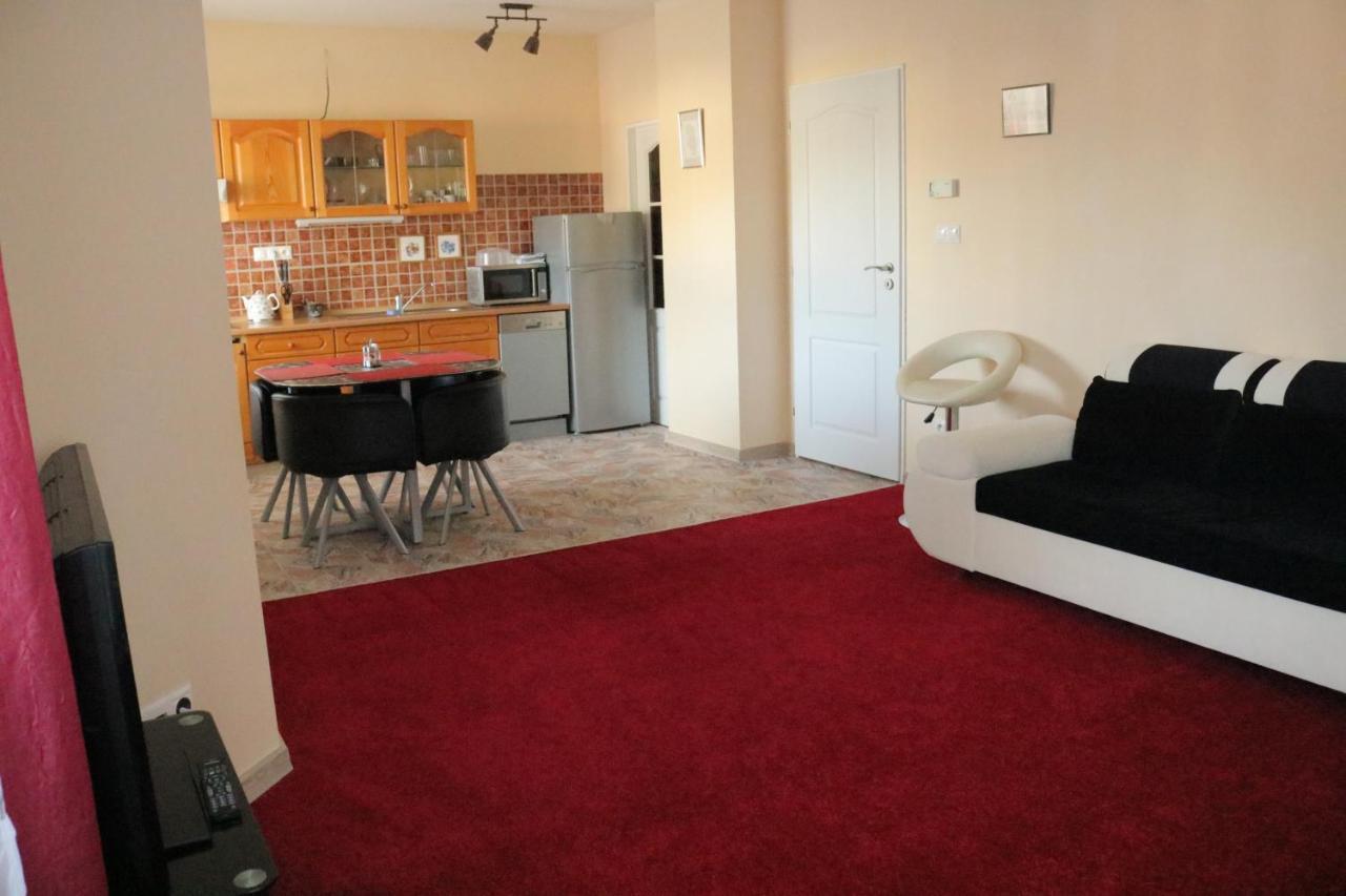 קרלובי וארי Apartments Vera מראה חיצוני תמונה
